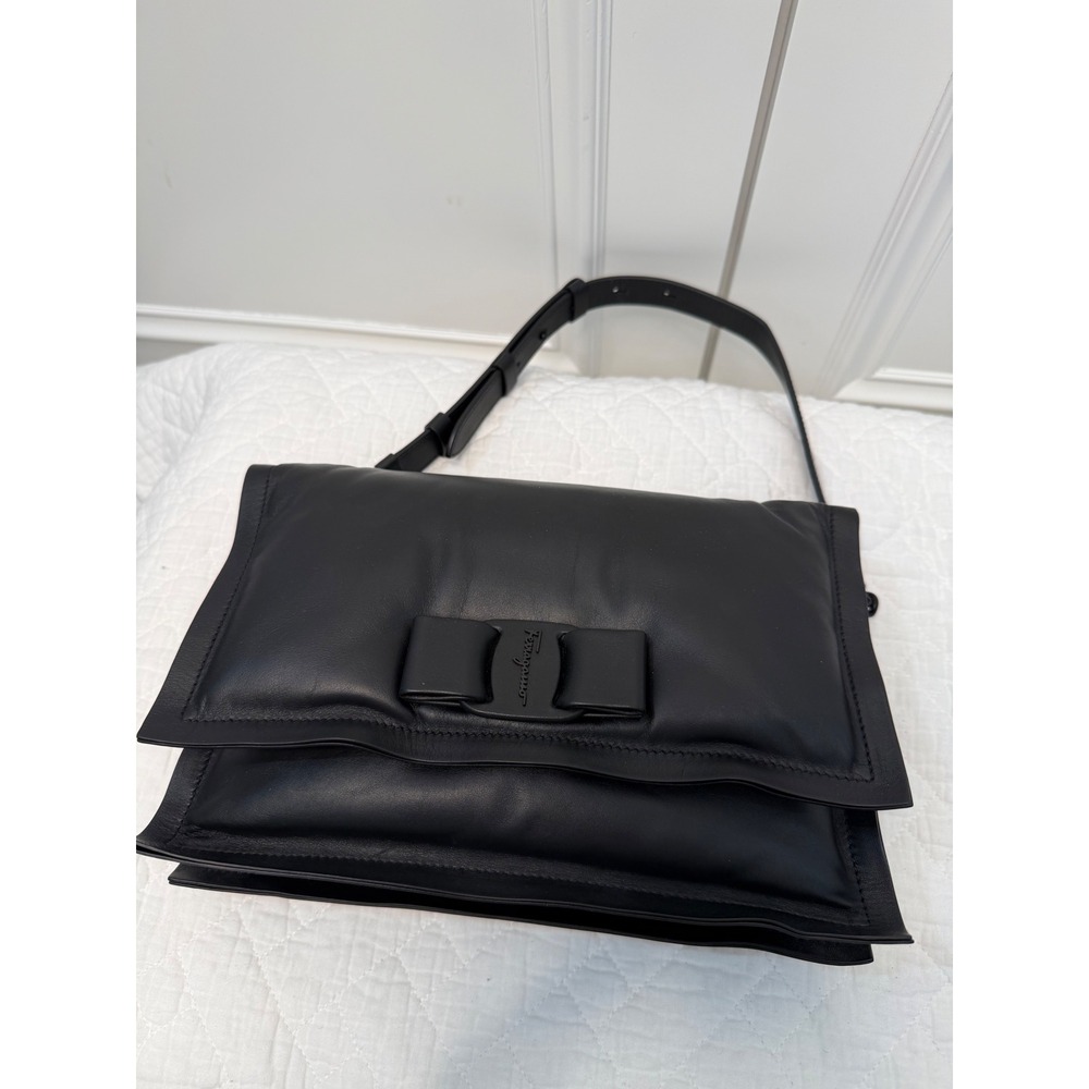 Salvatore Ferragamo Viva Bow Bag Women Medium Black Excellent Padded Leather